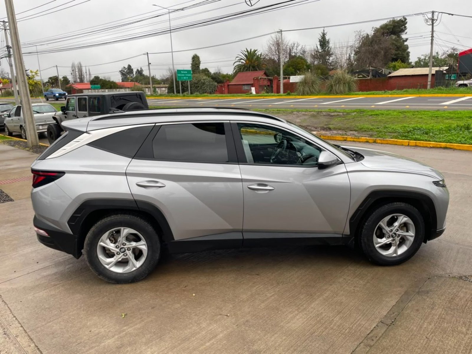 Hyundai TUCSON NX4 1.6 AUT 2022 - Foto 3 de 10