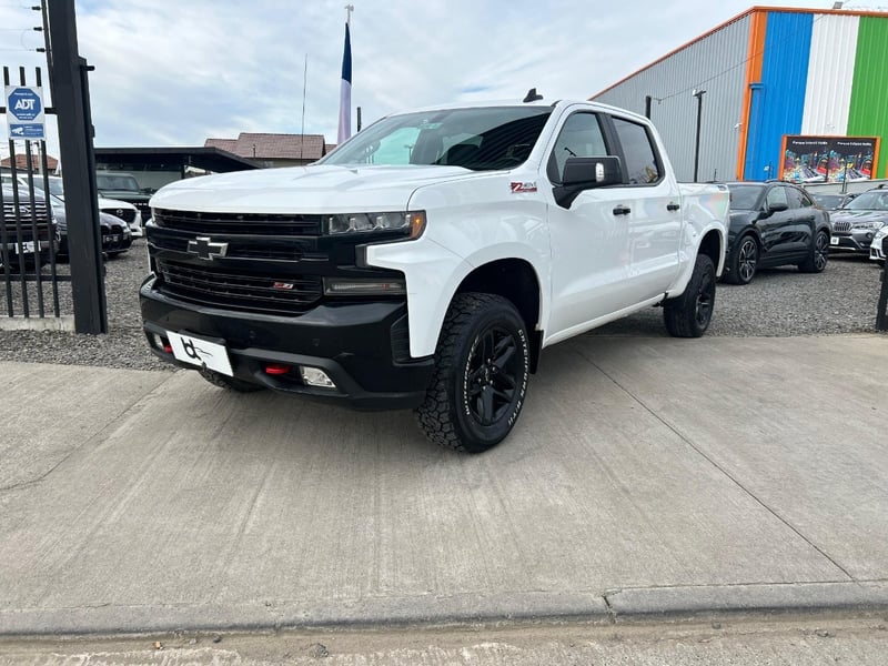 Chevrolet SILVERADO 5.3 LT TRAILBOSS Z71 4X4 AT 4P. 2021 - Imagen 7 de 10