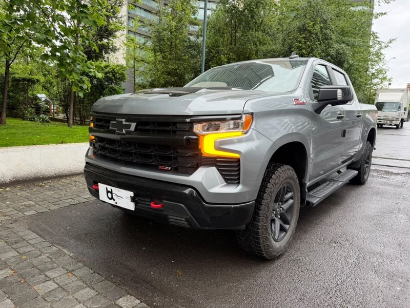 Chevrolet SILVERADO LT 4X4 5.3 AT 2024 - Imagen 8 de 10