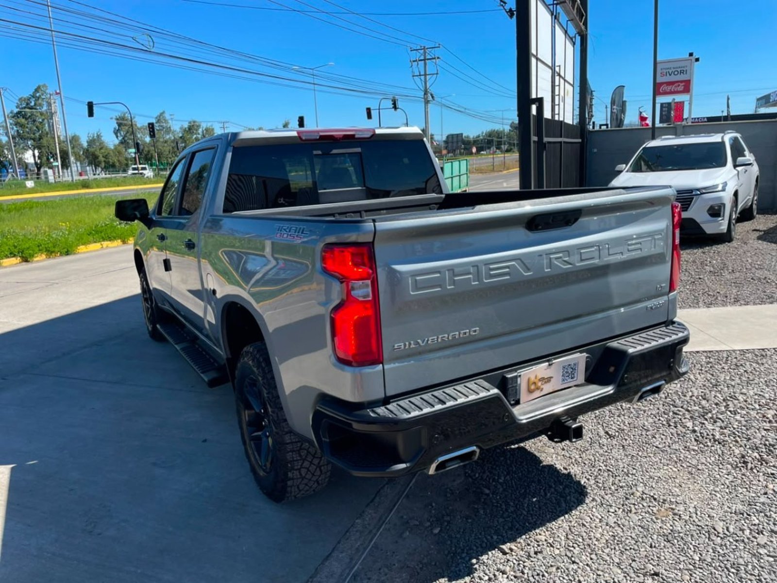Chevrolet SILVERADO LT 4X4 5.3 AT 2024 - Imagen 8 de 10