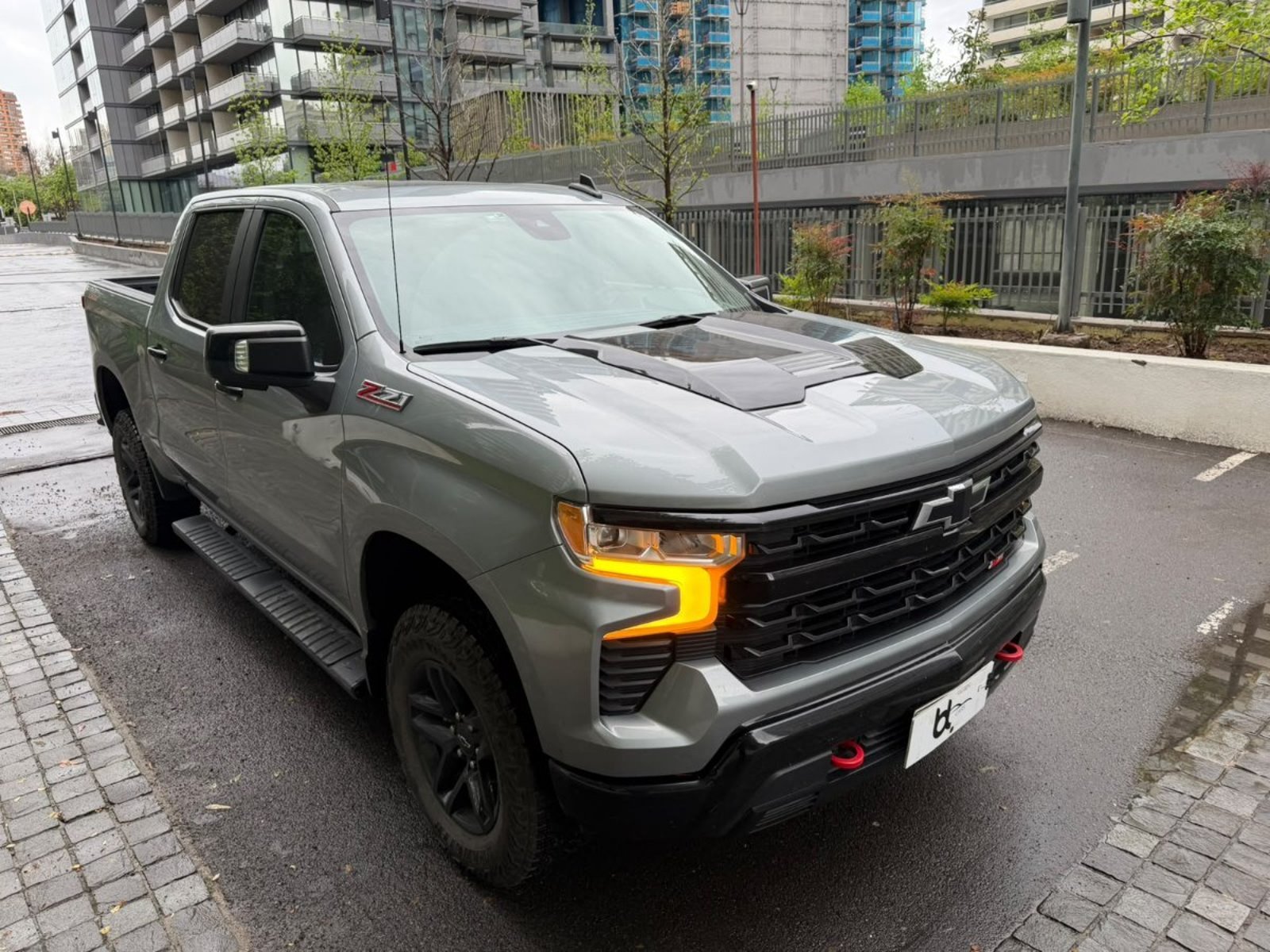 Chevrolet SILVERADO LT 4X4 5.3 AT 2024 - Foto 3 de 10