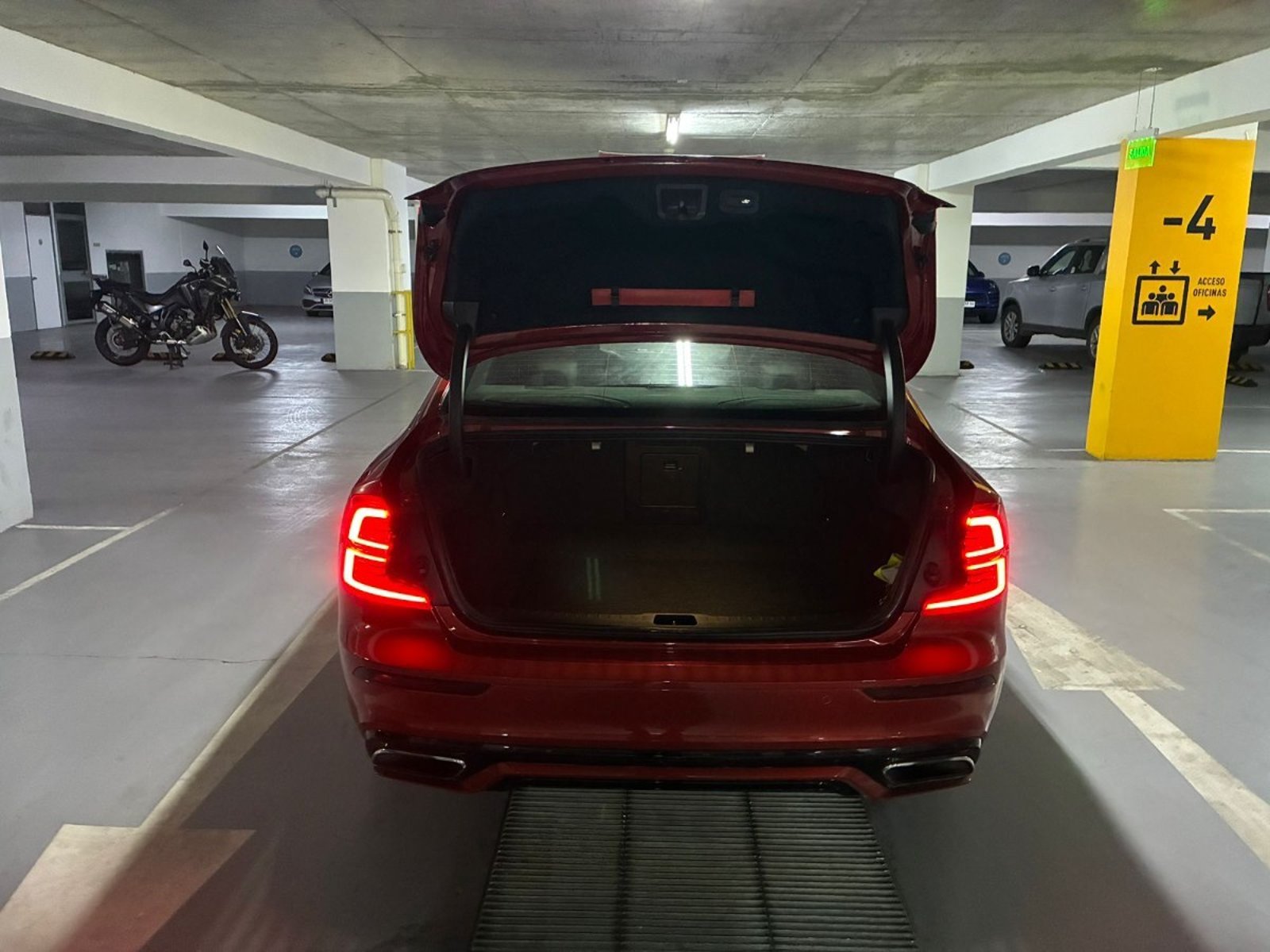 Volvo S60 R-DESIGN 2021 - Imagen 7 de 10