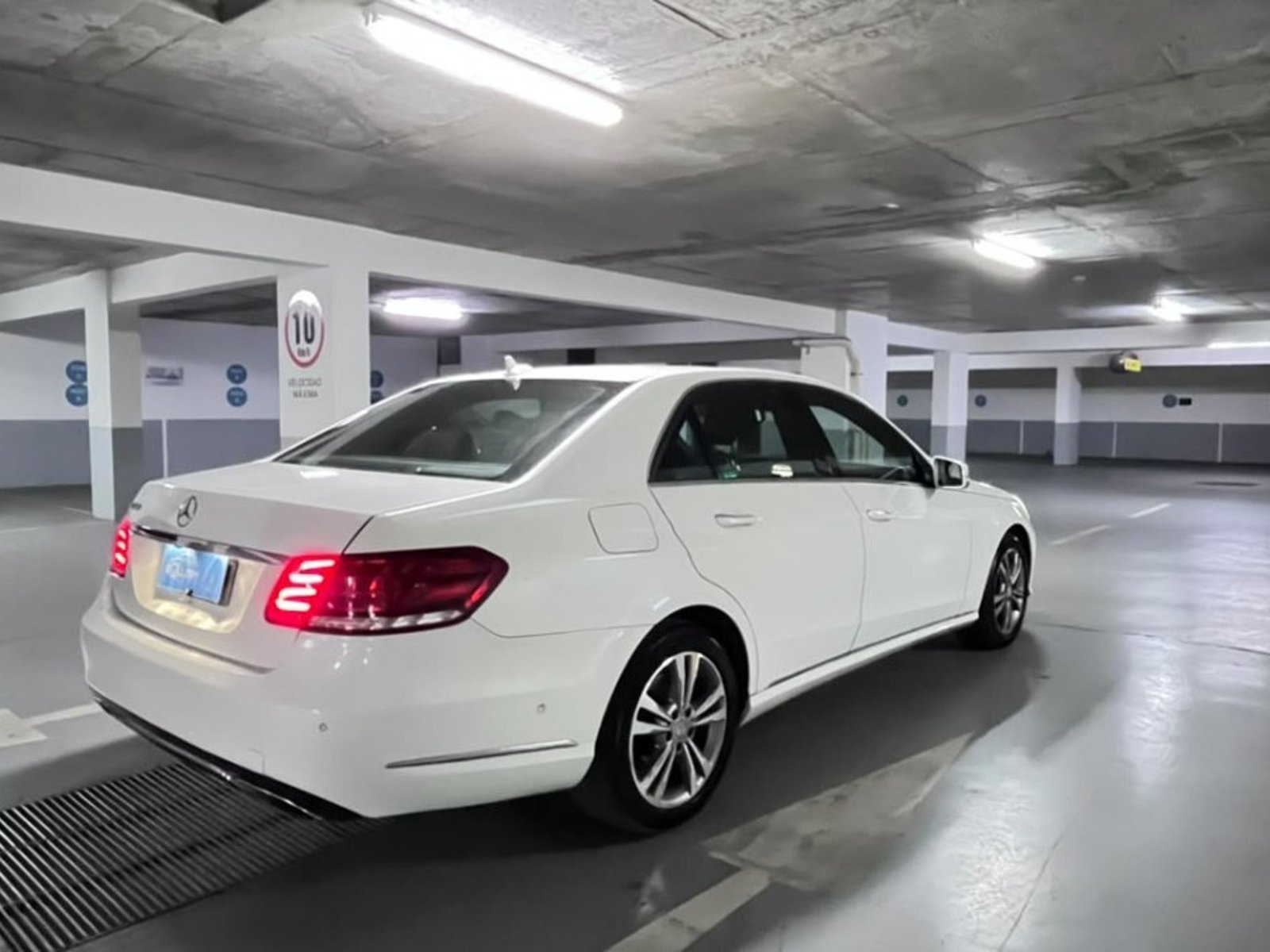 Mercedes-Benz E250 E250 2015 - Foto 5 de 10