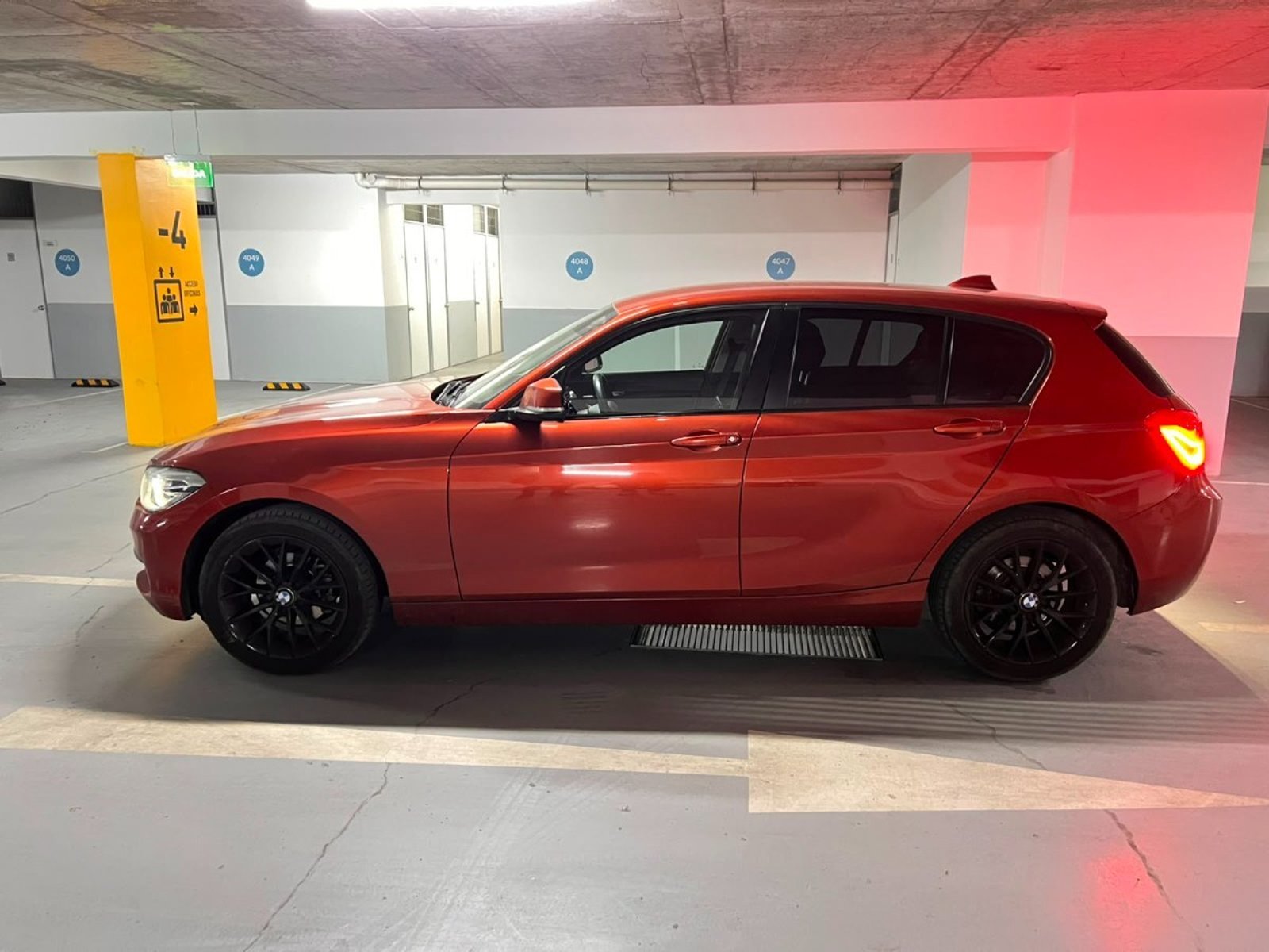BMW 118I 118i Sport 2018 - Imagen 4 de 10
