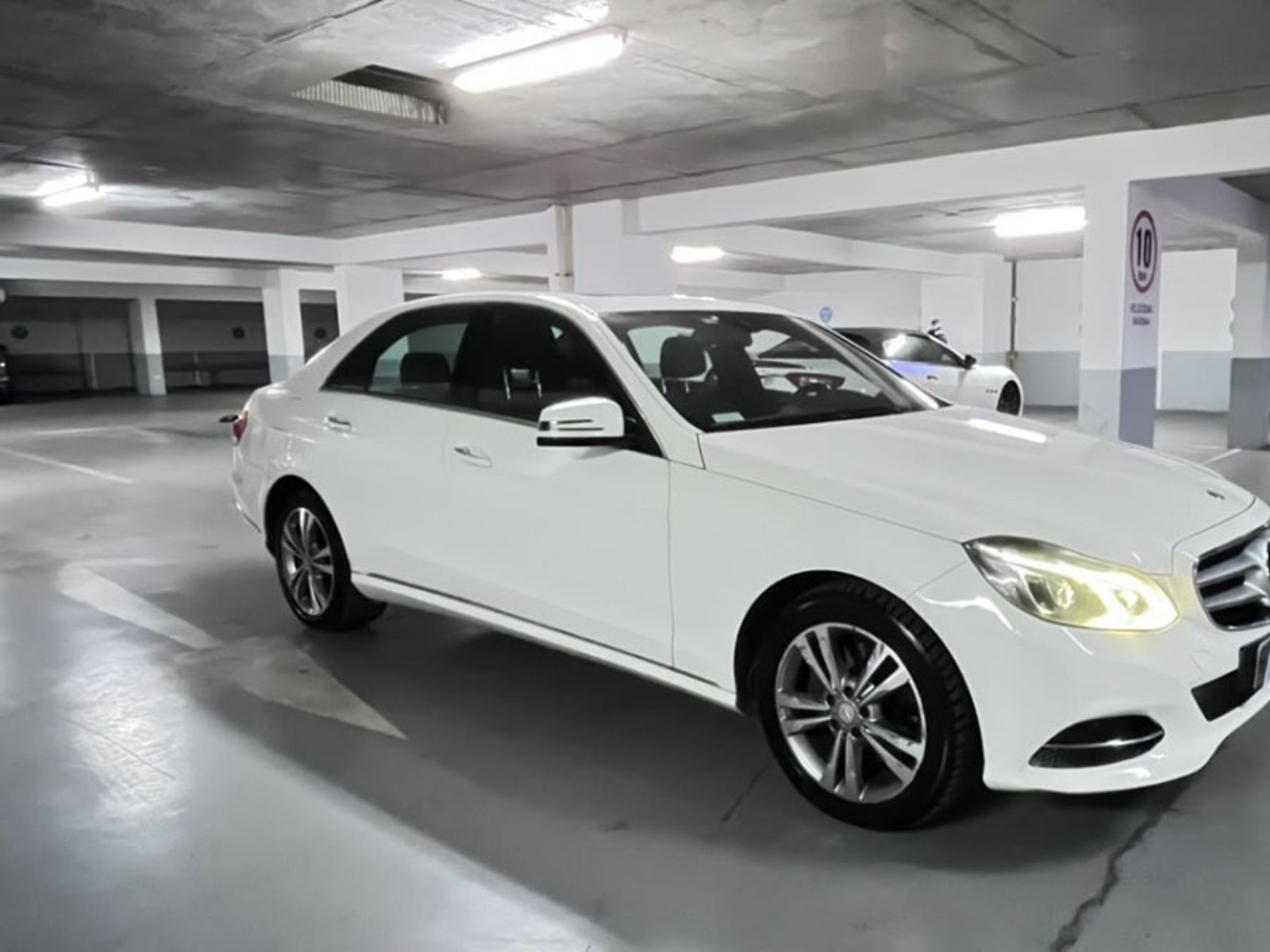 Mercedes-Benz E250 E250 2015 - Foto 2 de 10