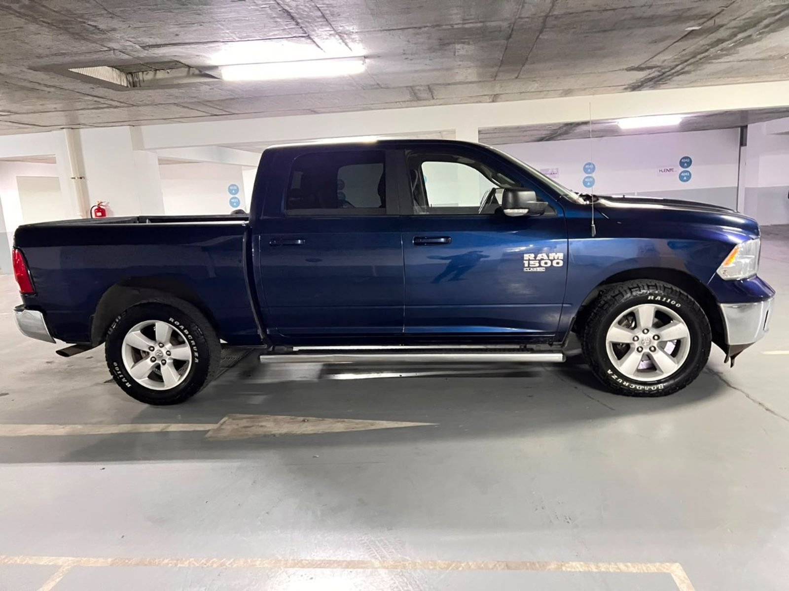 RAM 1500 SLT CLASSIC 2021 - Foto 4 de 10
