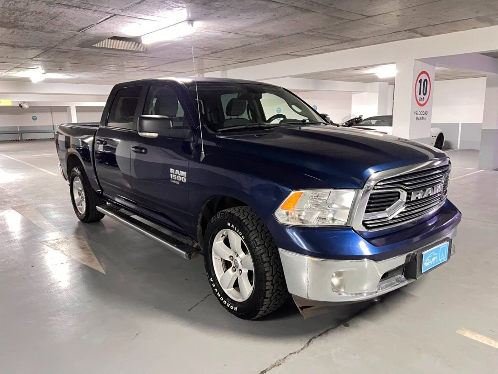 RAM 1500 SLT CLASSIC 2021 - Foto 2 de 10