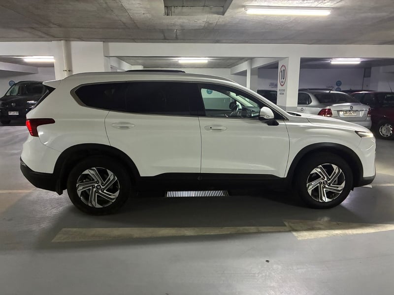 Hyundai SANTA FE 2.2 DIESEL AUTOMATICA 2024 - Imagen 3 de 10