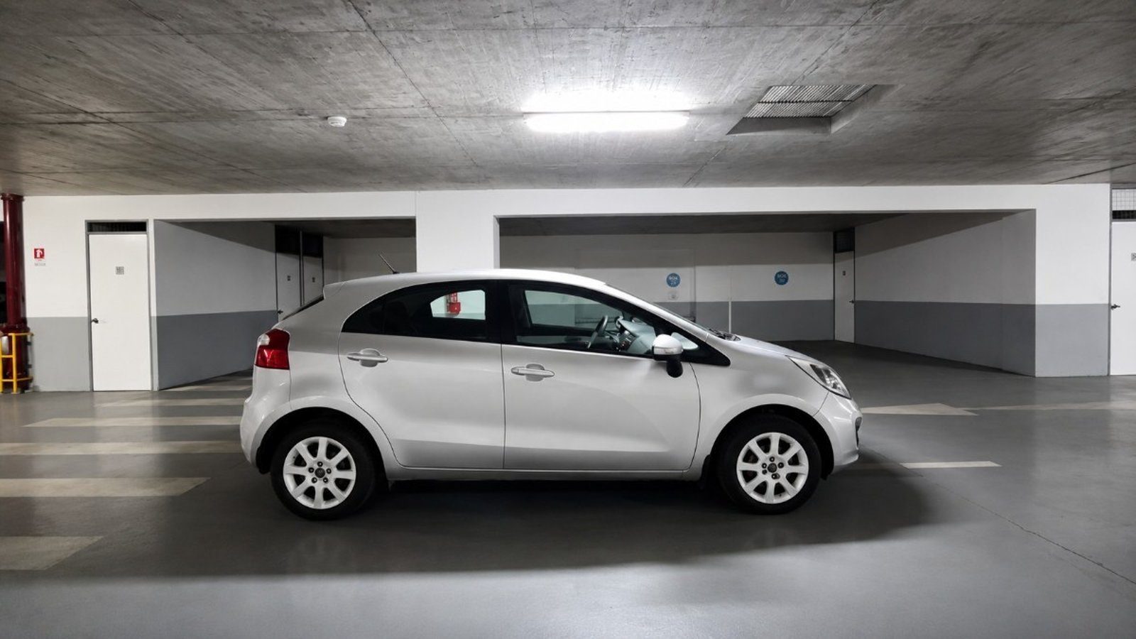Kia RÍO 5 1.4 EX 4X2 AC DAB ABS 6MT 5P. 2015 - Imagen 4 de 10