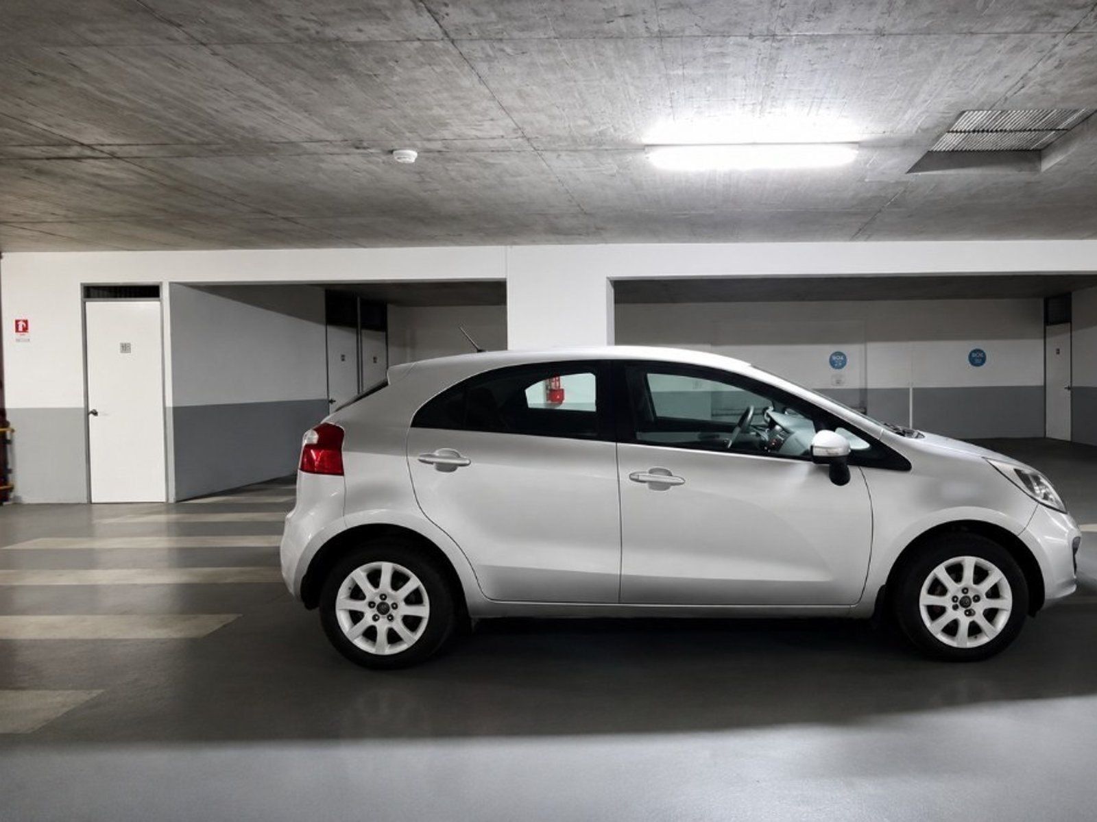 Kia RÍO 5 1.4 EX 4X2 AC DAB ABS 6MT 5P. 2015 - Foto 4 de 10