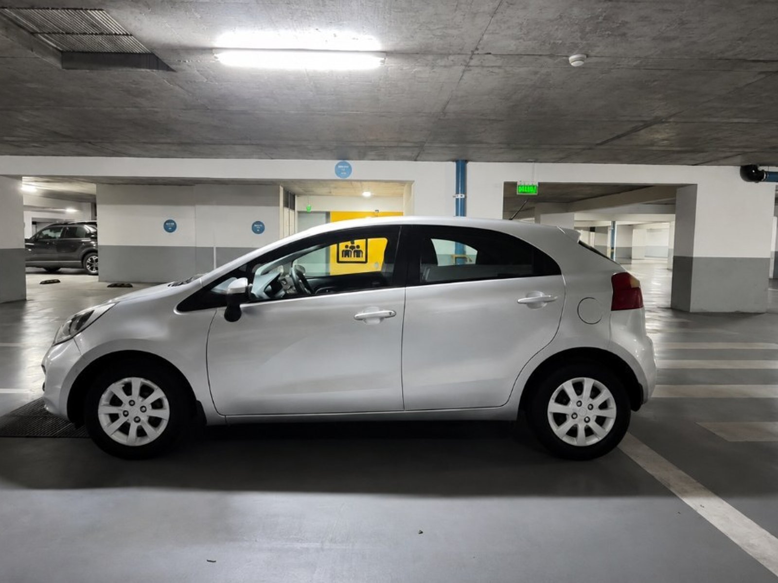 Kia RÍO 5 1.4 EX 4X2 AC DAB ABS 6MT 5P. 2015 - Foto 3 de 10