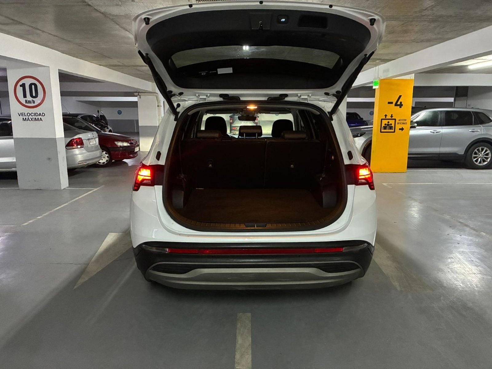 Hyundai SANTA FE 2.2 DIESEL AUTOMATICA 2024 - Imagen 9 de 10