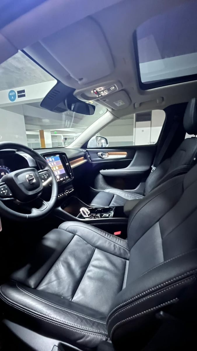Volvo XC40 B4 Plus 2.0 AUT 2023 - Imagen 8 de 10