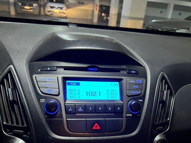 Hyundai TUCSON GL 2.0 CRDI 2015 - Imagen 9 de 10