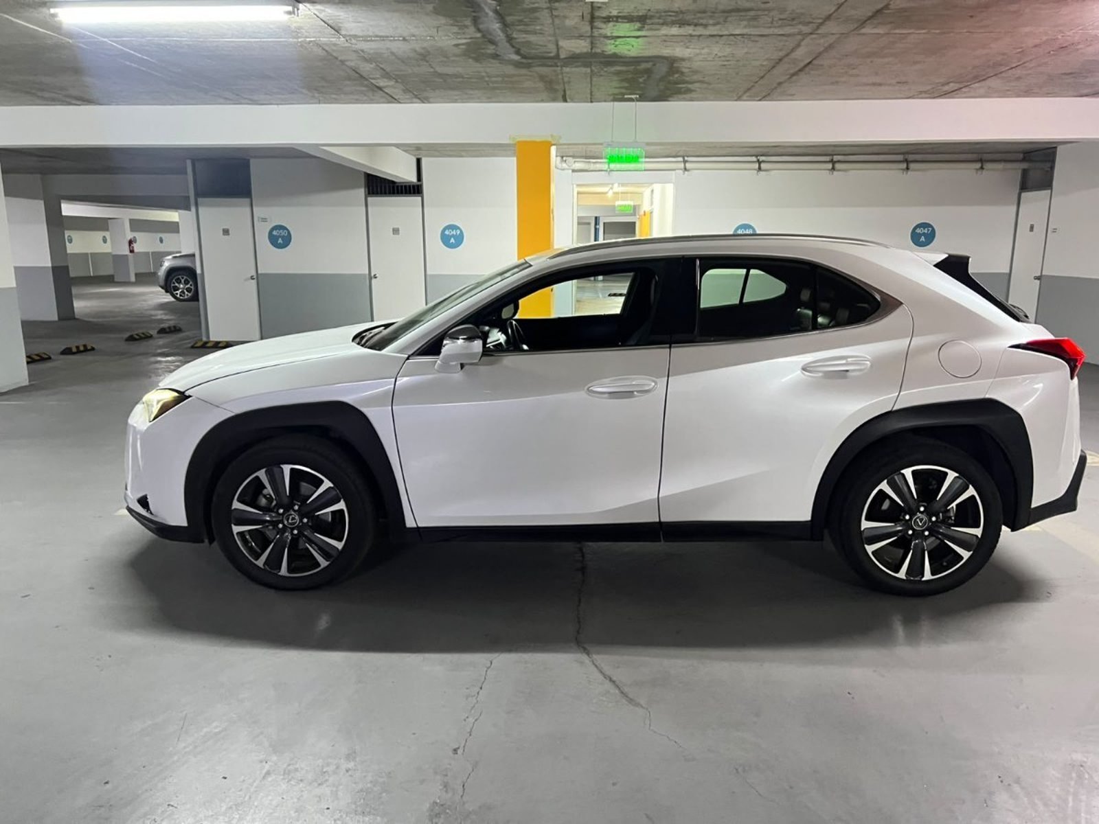 Lexus UX200 2.0 CVT 2022 - Foto 3 de 10