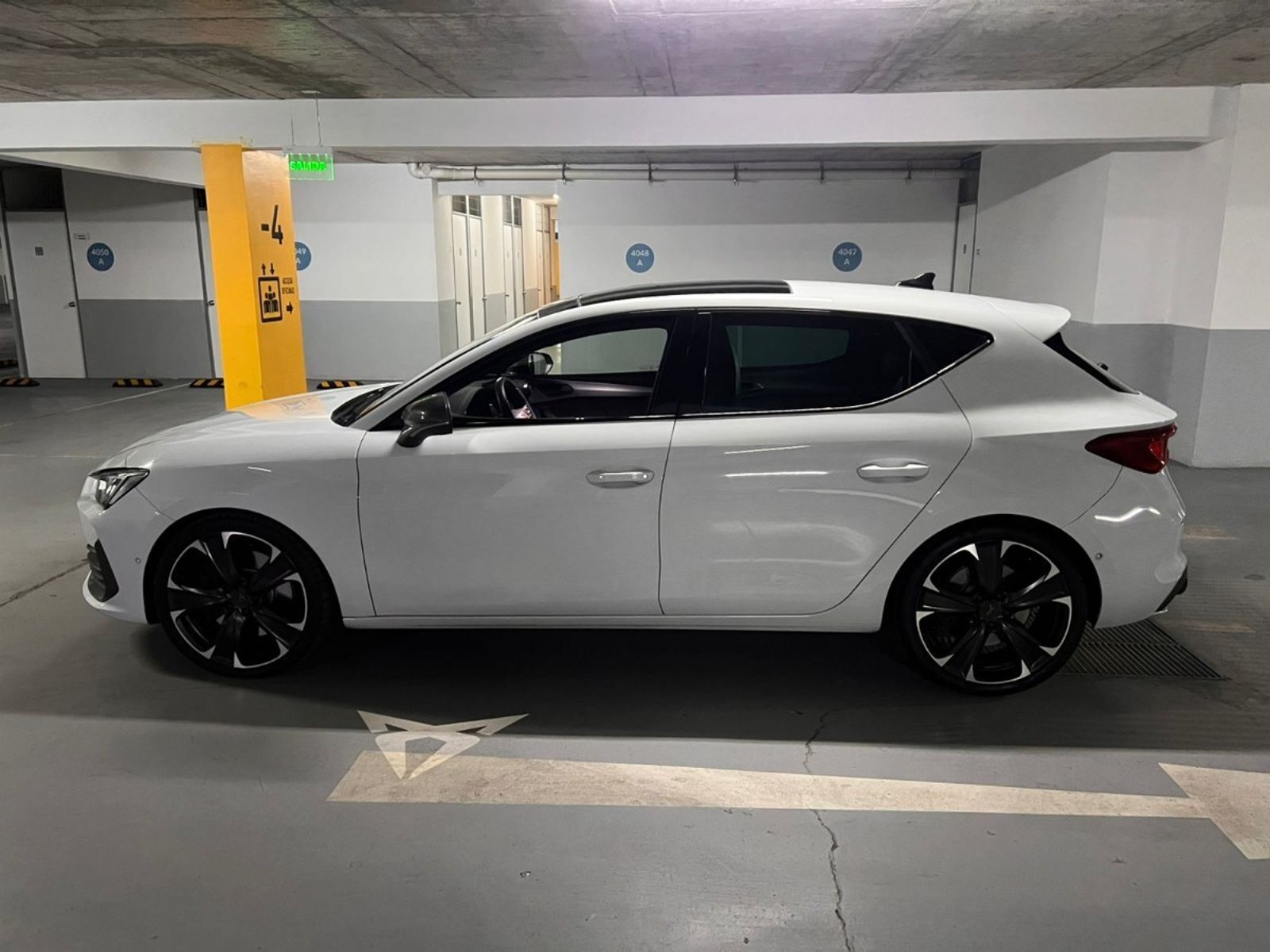 Cupra LEON 2.0T VZ 2024 - Foto 3 de 10