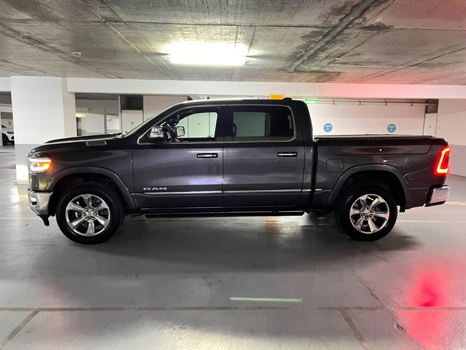 RAM 1500 LIMITED 2020 - Foto 4 de 10