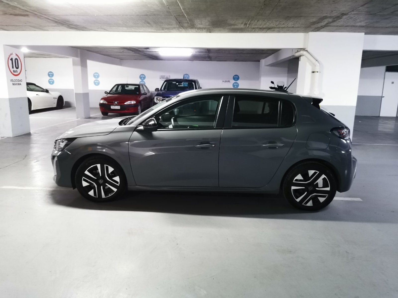 Peugeot 208 1.2 ACTIVE 2024 - Imagen 9 de 10