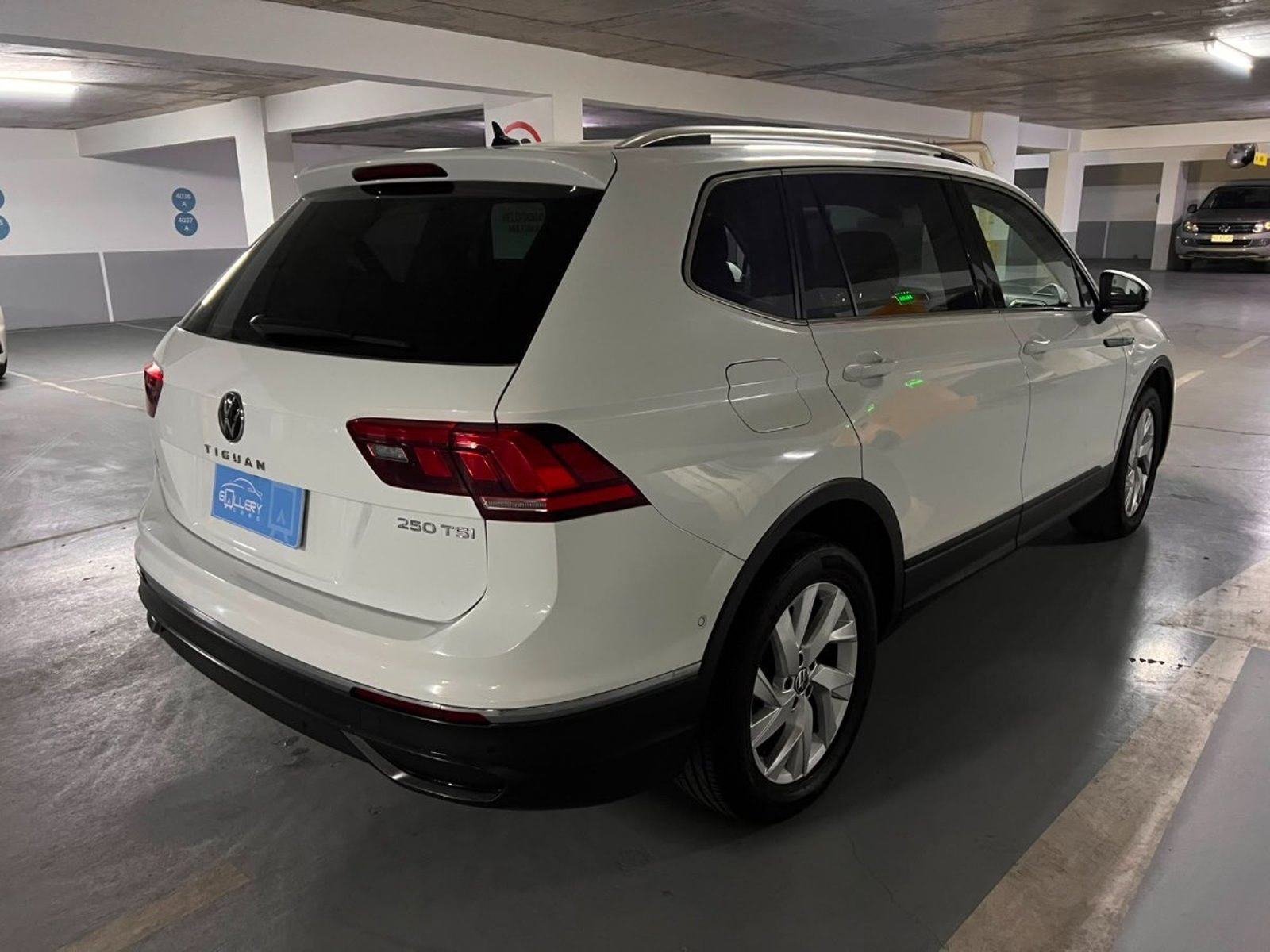 Volkswagen TIGUAN 1.4 COMFORTLINE TSI 2023 - Imagen 7 de 9