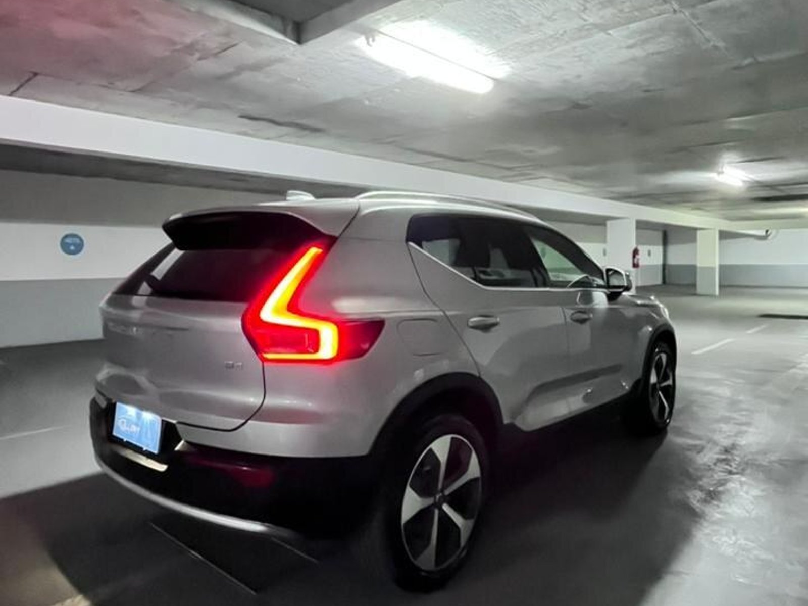 Volvo XC40 B4 Plus 2.0 AUT 2023 - Foto 4 de 10
