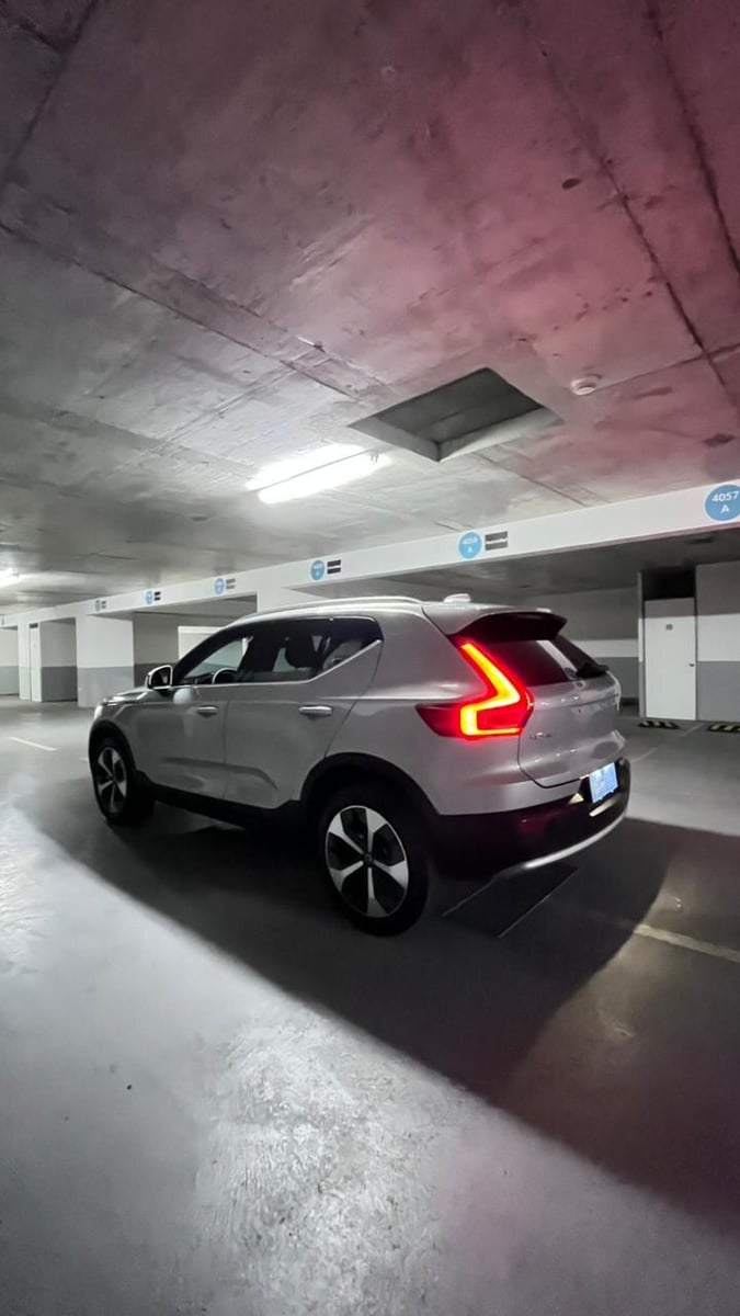 Volvo XC40 B4 Plus 2.0 AUT 2023 - Imagen 3 de 10