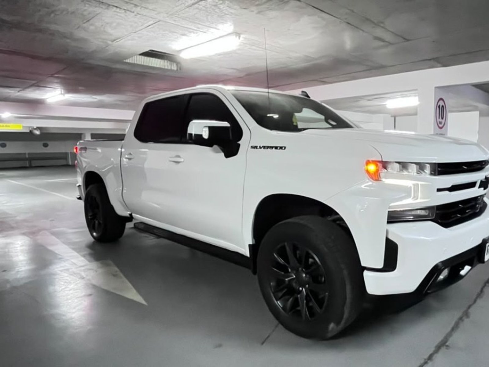 Chevrolet SILVERADO LTZ 5.3 2022 - Foto 3 de 9
