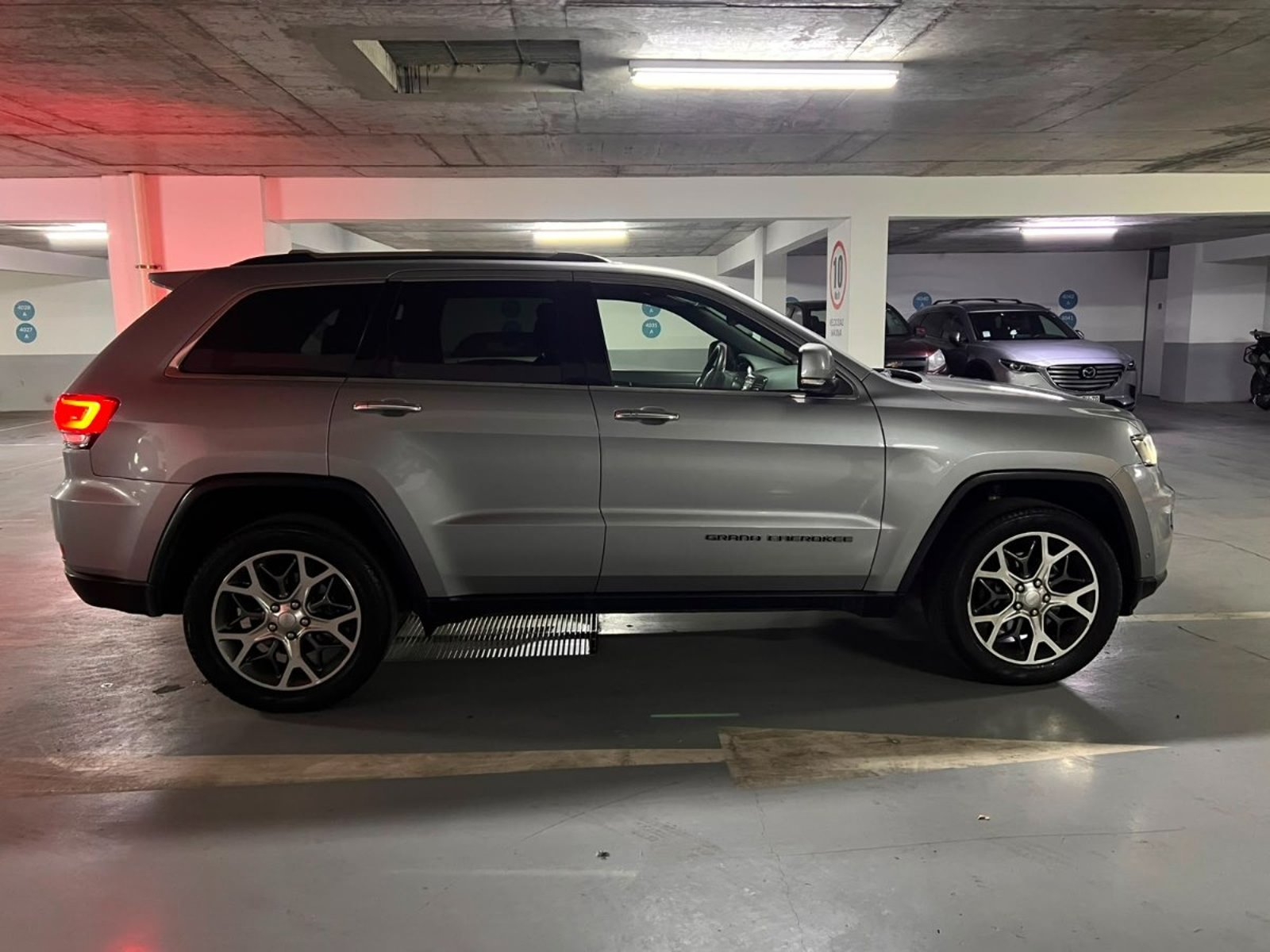 Jeep GRAND CHEROKEE LIMITED 2020 - Imagen 4 de 10