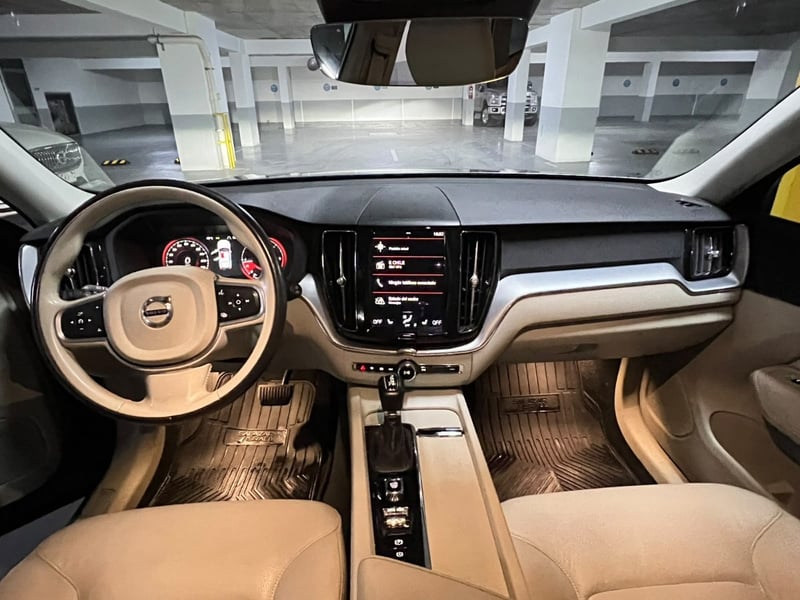 Volvo XC60 D4 DIESEL 4X4 2018 - Imagen 9 de 10
