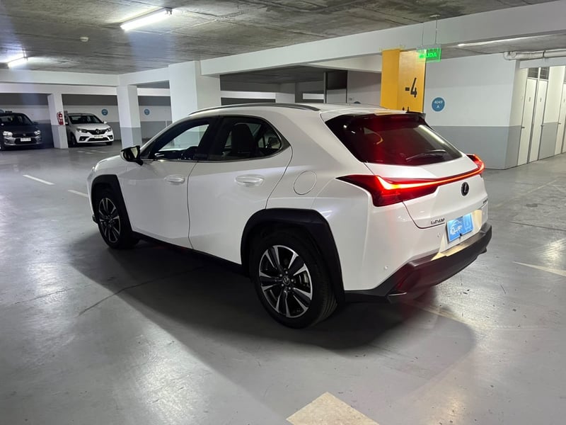 Lexus UX200 2.0 CVT 2022 - Imagen 5 de 10
