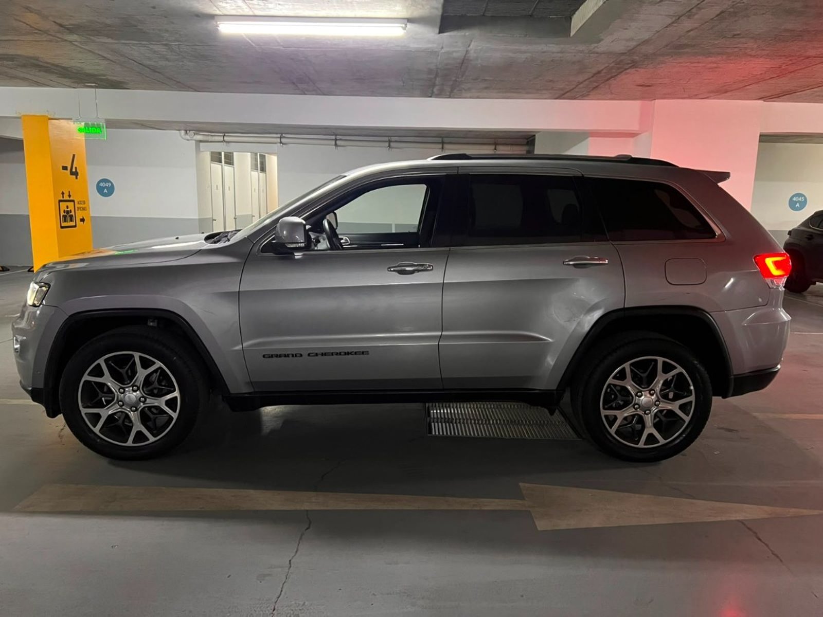 Jeep GRAND CHEROKEE LIMITED 2020 - Imagen 5 de 10
