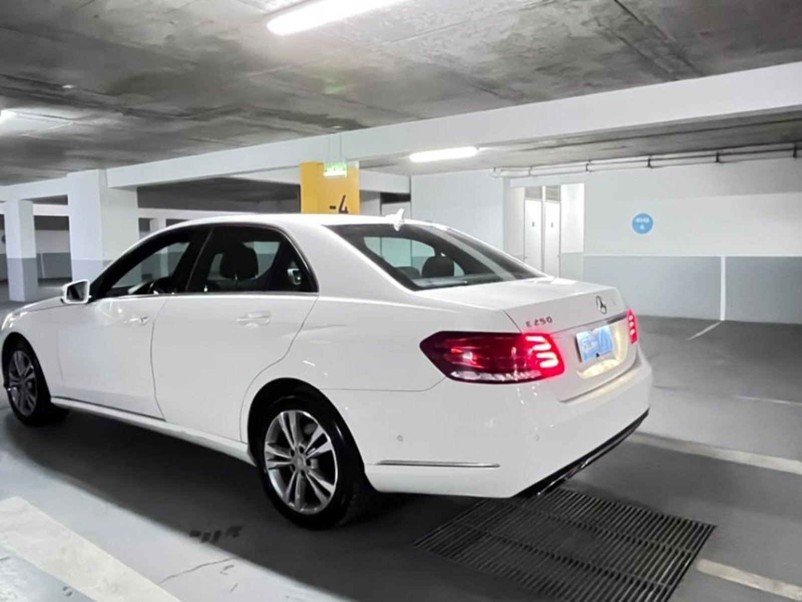 Mercedes-Benz E250 E250 2015 - Foto 4 de 10