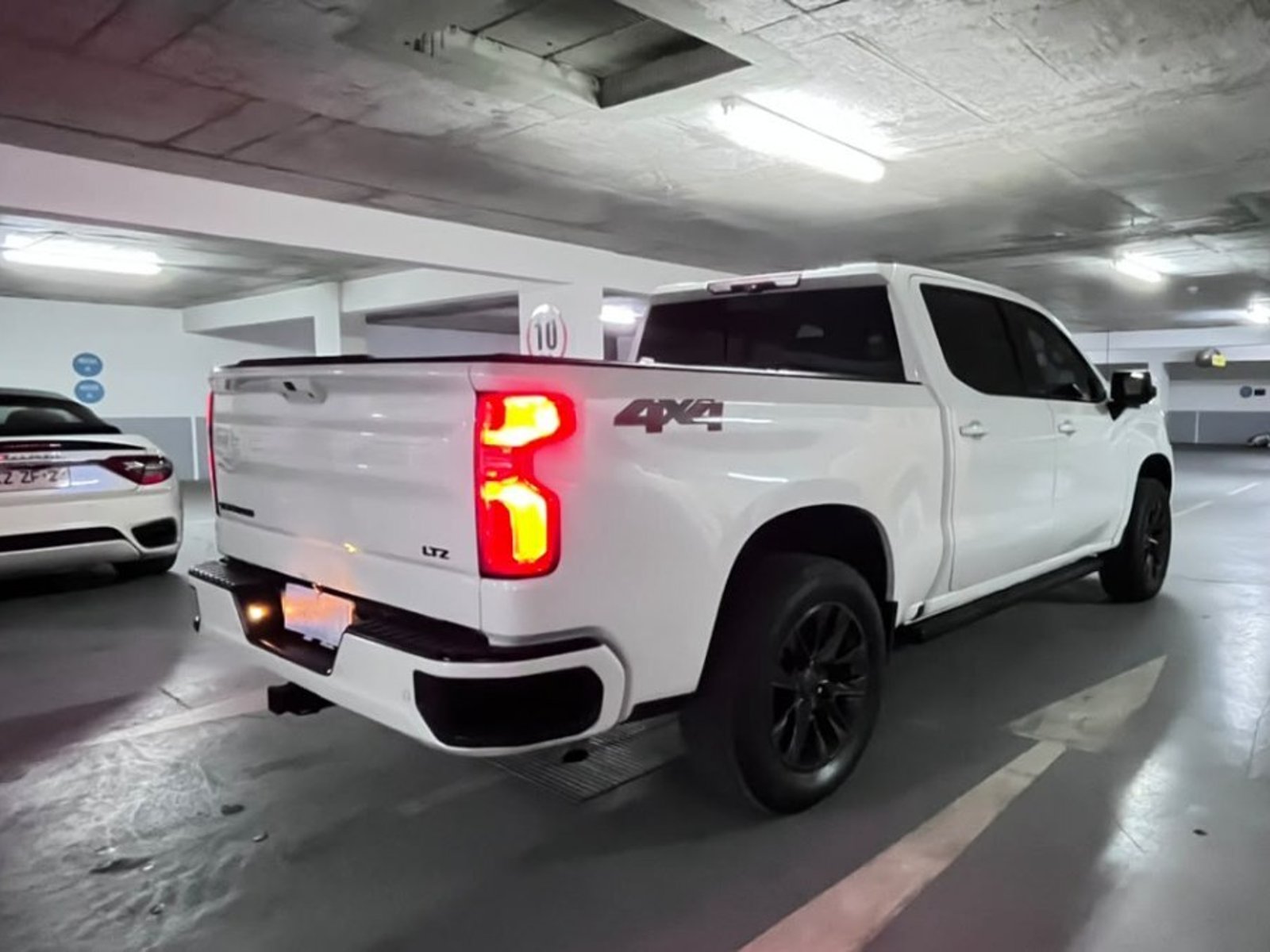 Chevrolet SILVERADO LTZ 5.3 2022 - Foto 4 de 9