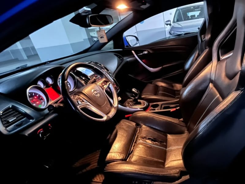 Opel ASTRA OPC 2.0 TURBO 2013 - Imagen 9 de 10