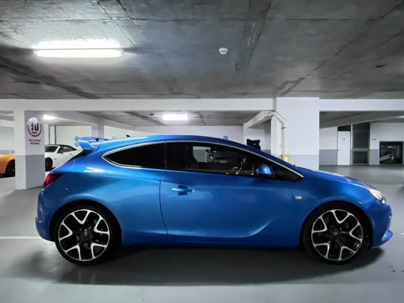 Opel ASTRA OPC 2.0 TURBO 2013 - Imagen 8 de 10