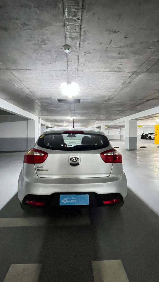 Kia RÍO 5 1.4 EX 4X2 AC DAB ABS 6MT 5P. 2015 - Imagen 8 de 10