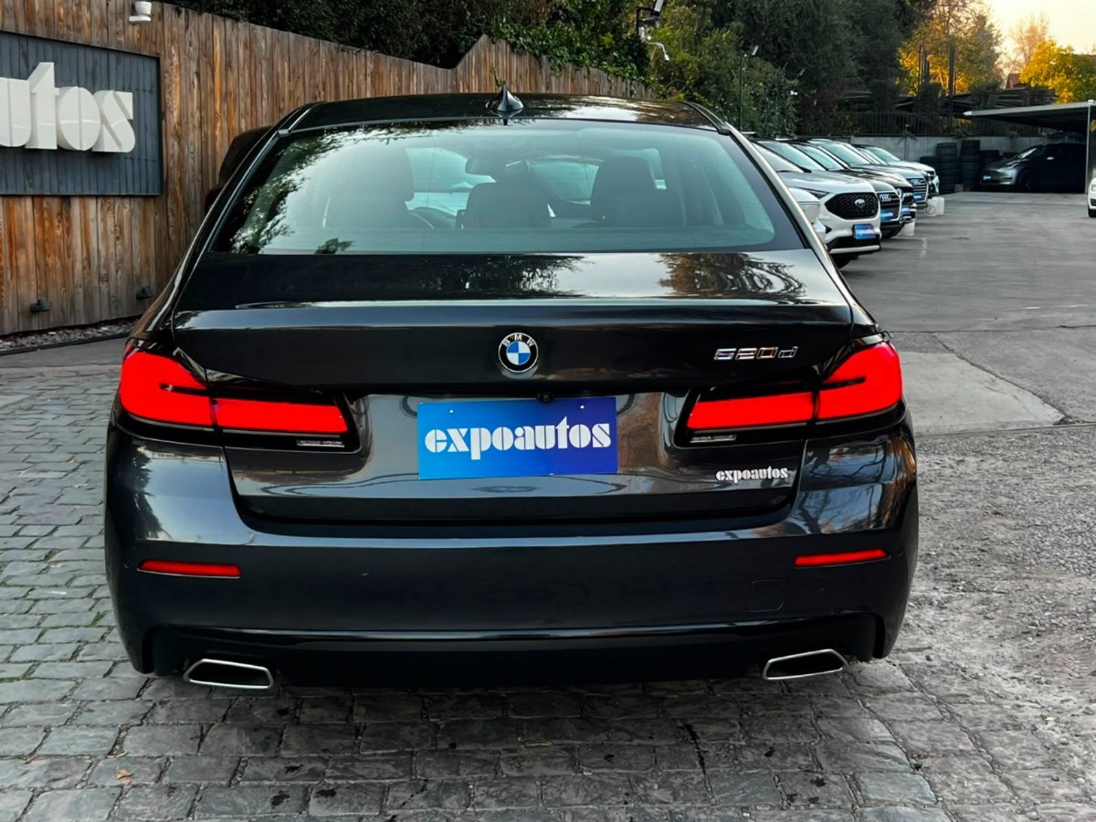 BMW 520 D HERITAGE 2.0 2022 - Foto 5 de 10