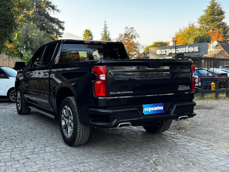 Chevrolet SILVERADO HIGH COUNTRY 3.0 DIESEL 2024 - Imagen 6 de 10