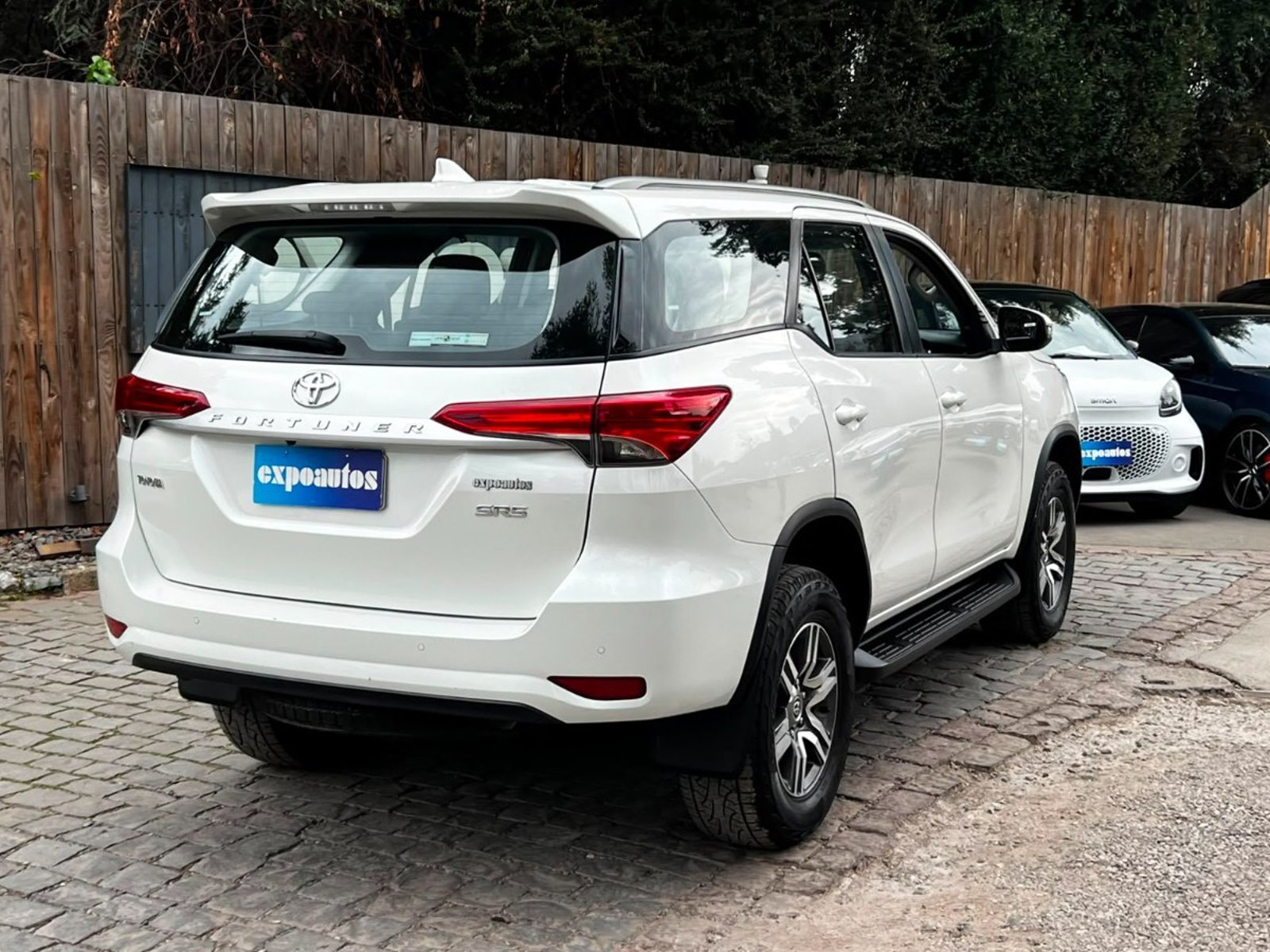 TOYOTA FORTUNER SR5 4X2 AT 2.7 2022 - Foto 4 de 10