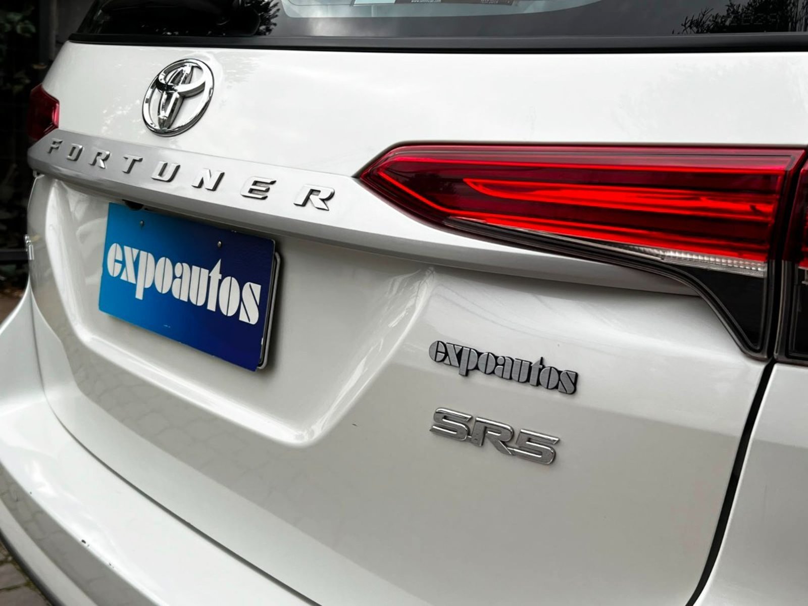 TOYOTA FORTUNER SR5 4X2 AT 2.7 2022 - Imagen 7 de 10