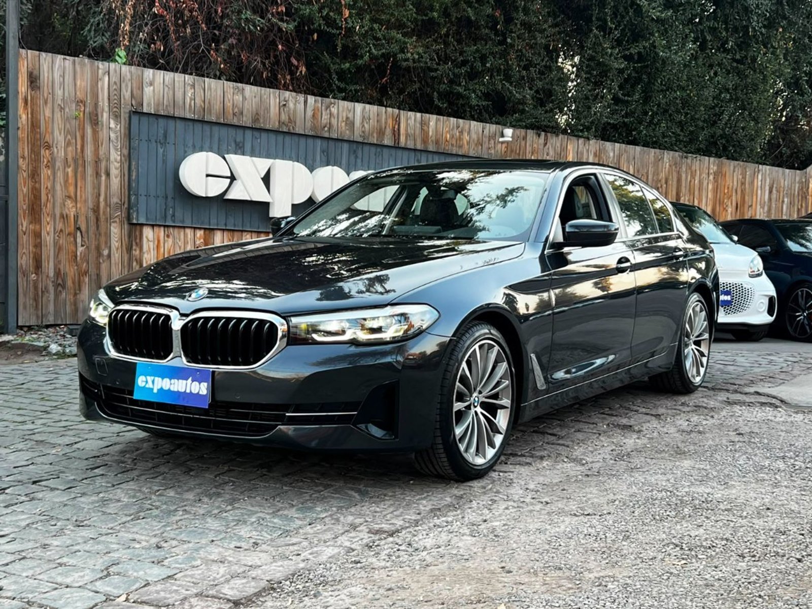 BMW 520 D HERITAGE 2.0 2022 - Foto 3 de 10