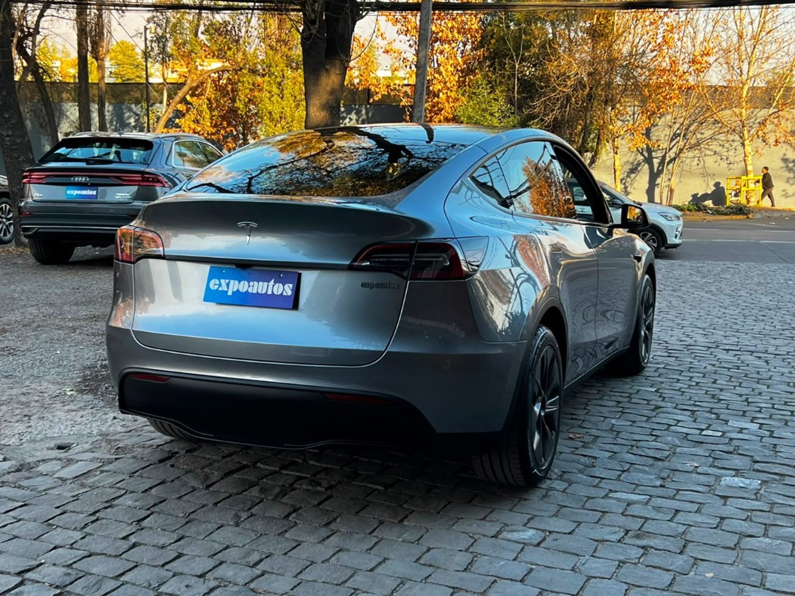 TESLA MODEL Y STANDARD RANGE RWD 2024 - Imagen 6 de 10