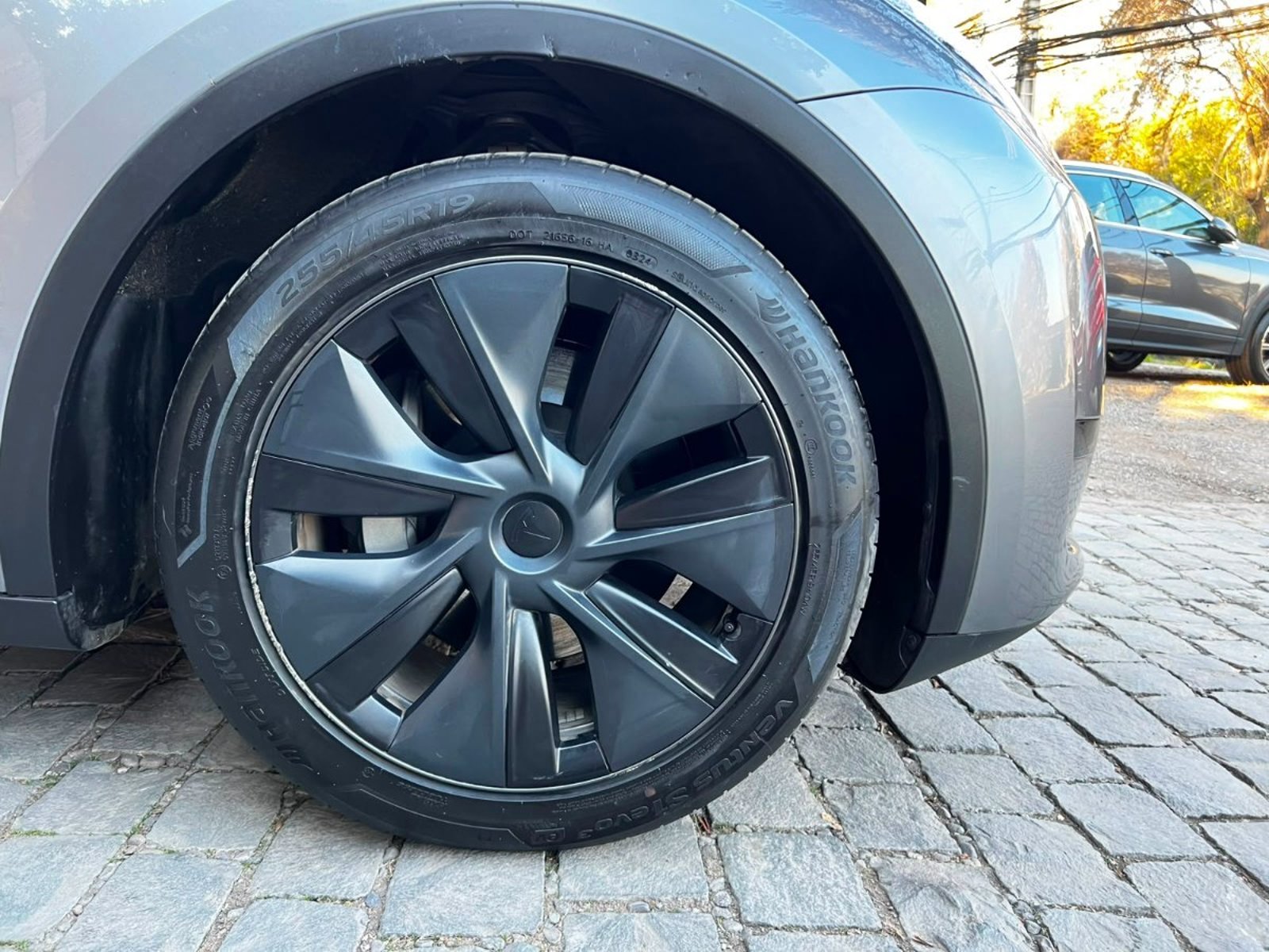 TESLA MODEL Y STANDARD RANGE RWD 2024 - Imagen 9 de 10