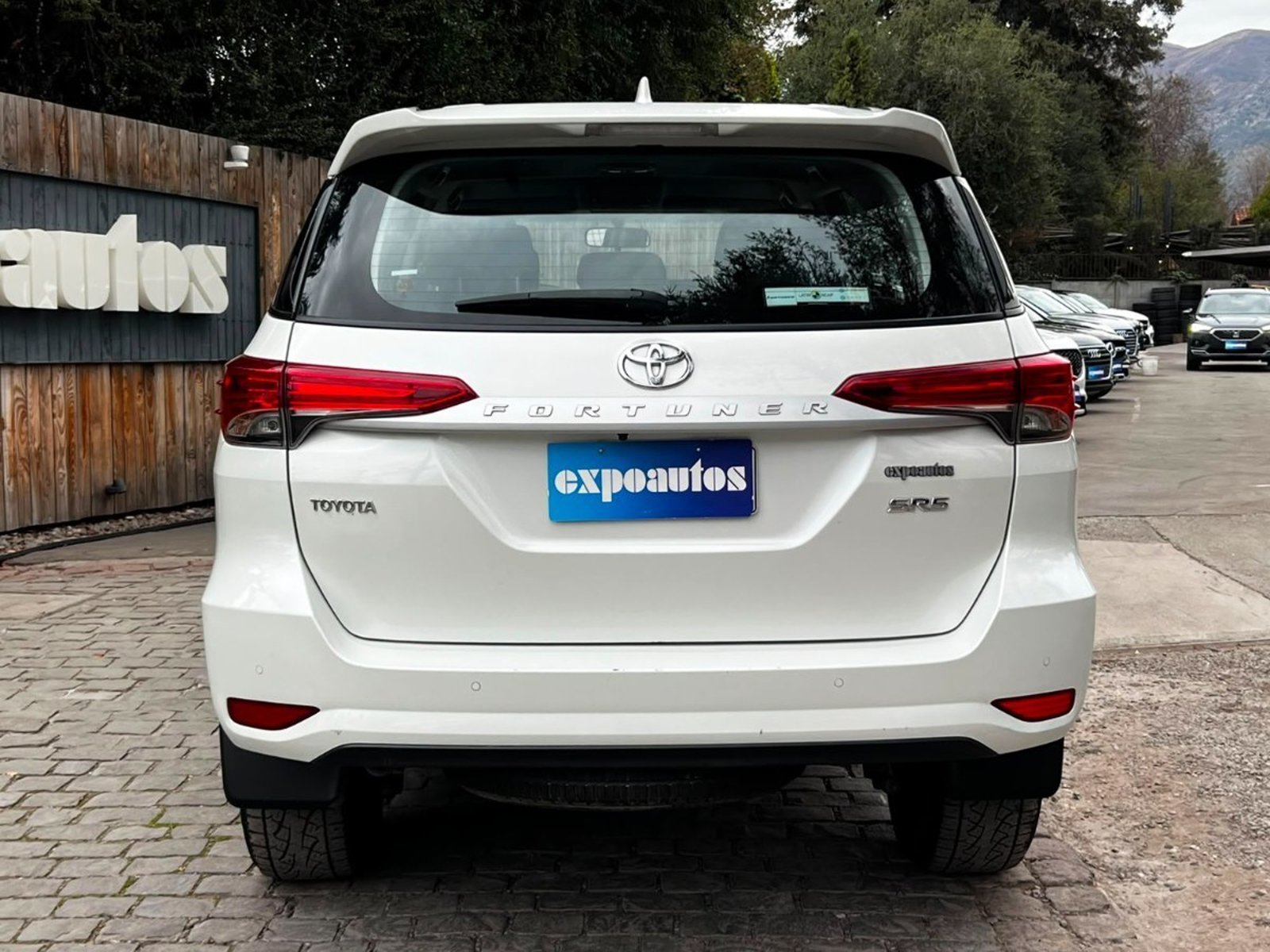 TOYOTA FORTUNER SR5 4X2 AT 2.7 2022 - Foto 5 de 10