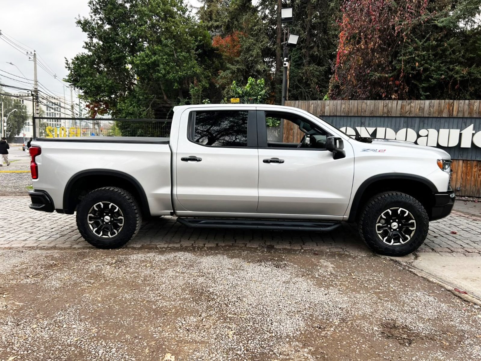 Chevrolet SILVERADO ZR2 6.2 2023 - Imagen 7 de 10