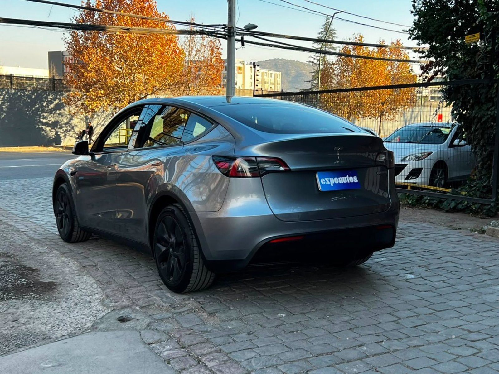 Tesla MODEL Y STANDARD RANGE RWD 2024 - Foto 4 de 10