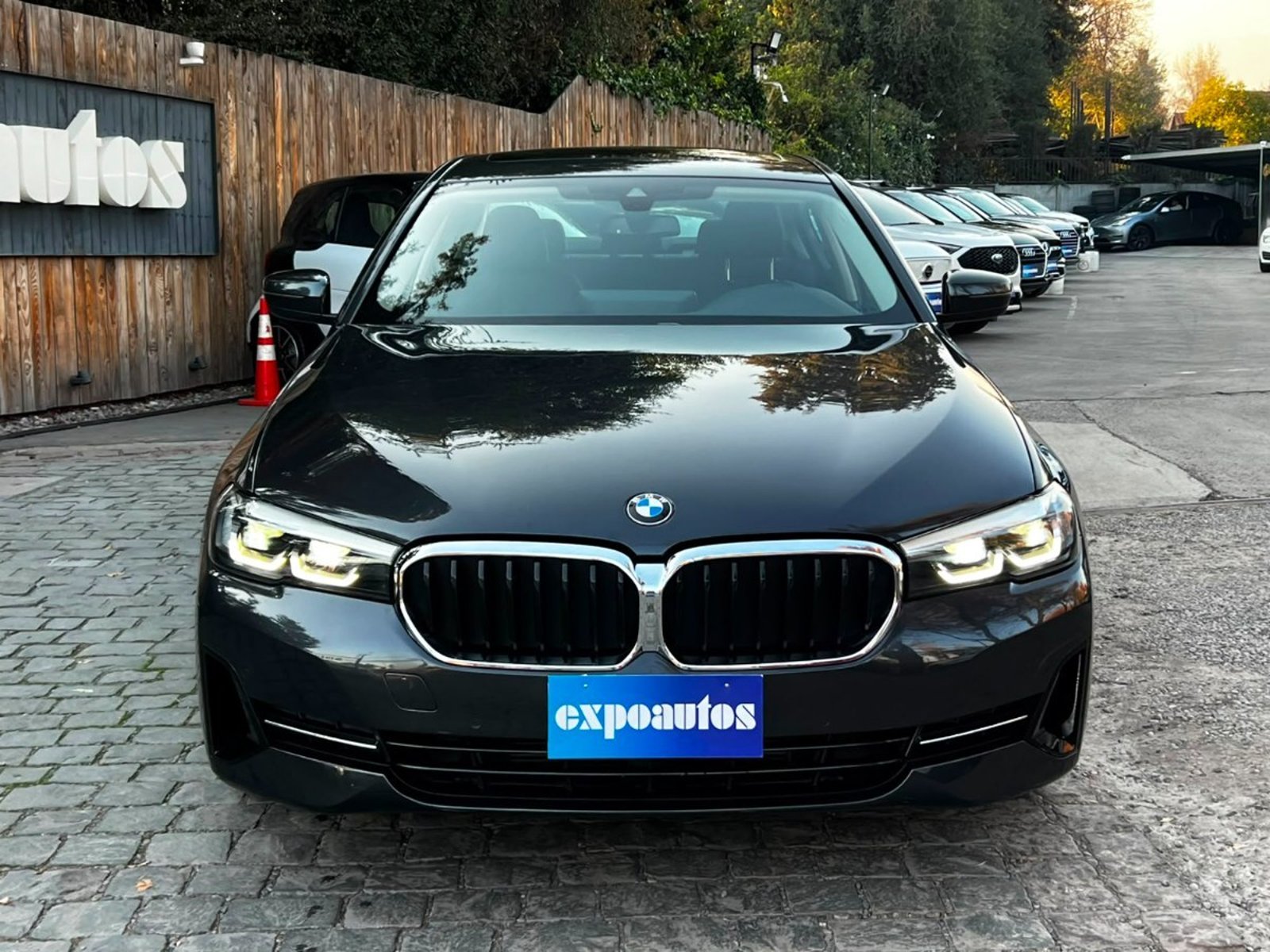 BMW 520 D HERITAGE 2.0 2022 - Foto 2 de 10