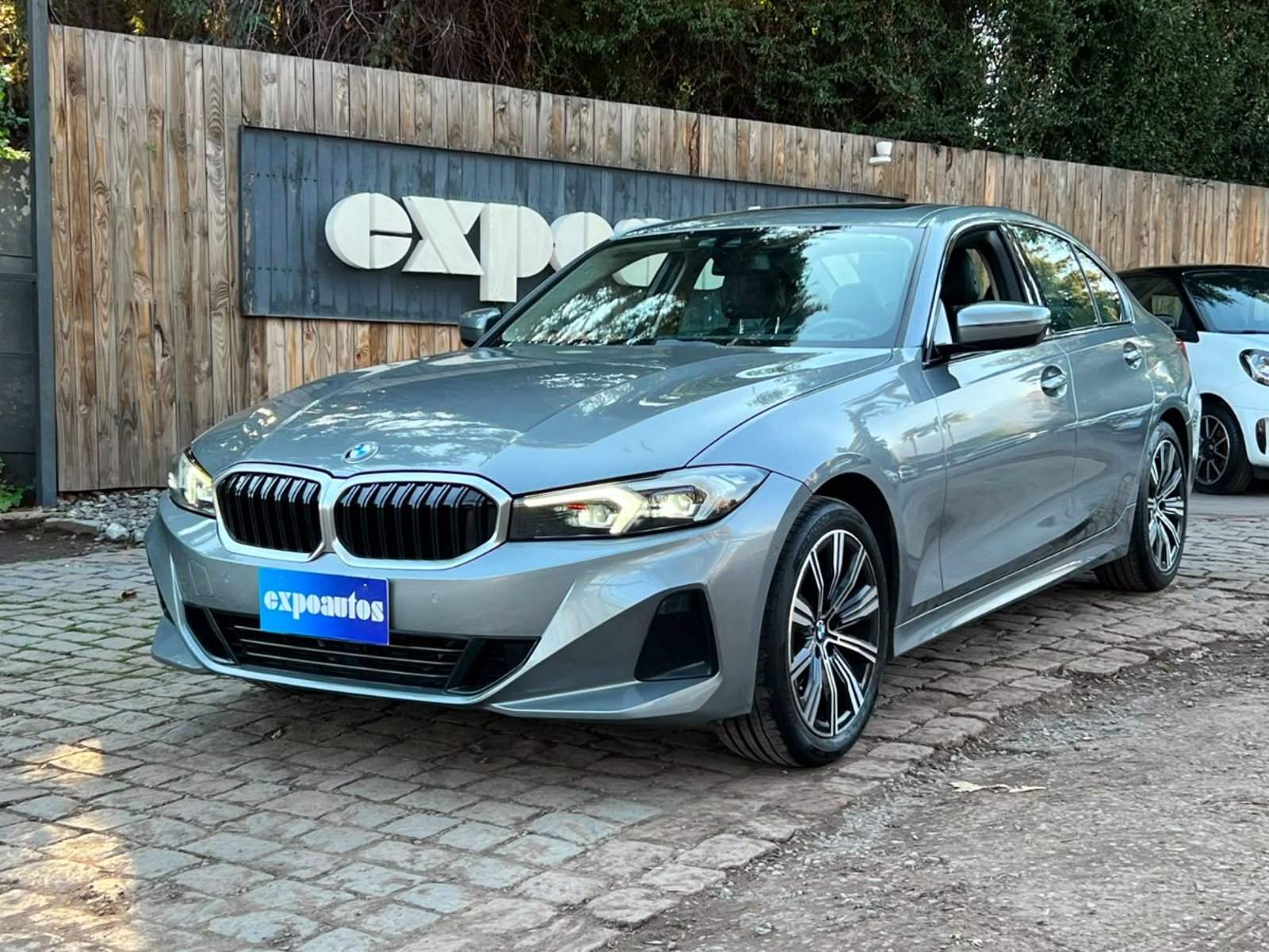 BMW 320 DYNAMIC 2.0 AT 2023 - Foto 3 de 10