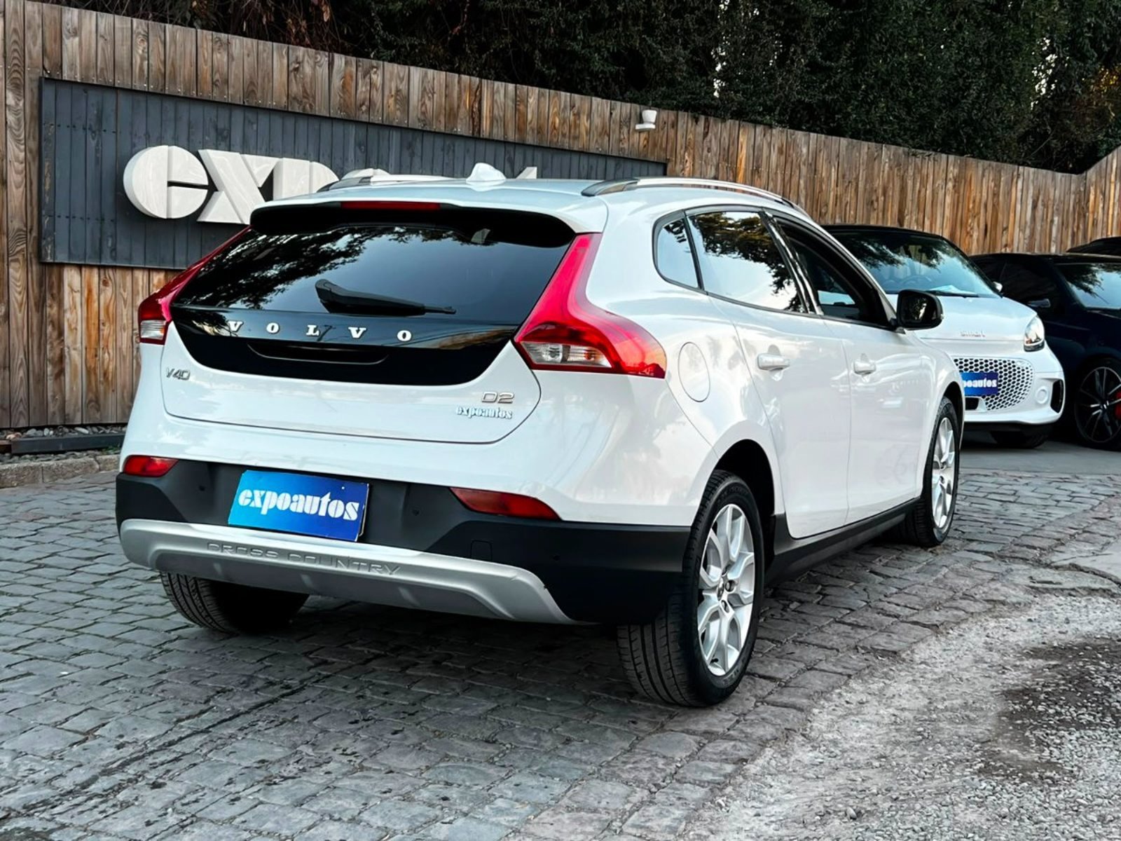VOLVO V40 CROSS COUNTRY D2 2019 - Foto 5 de 9