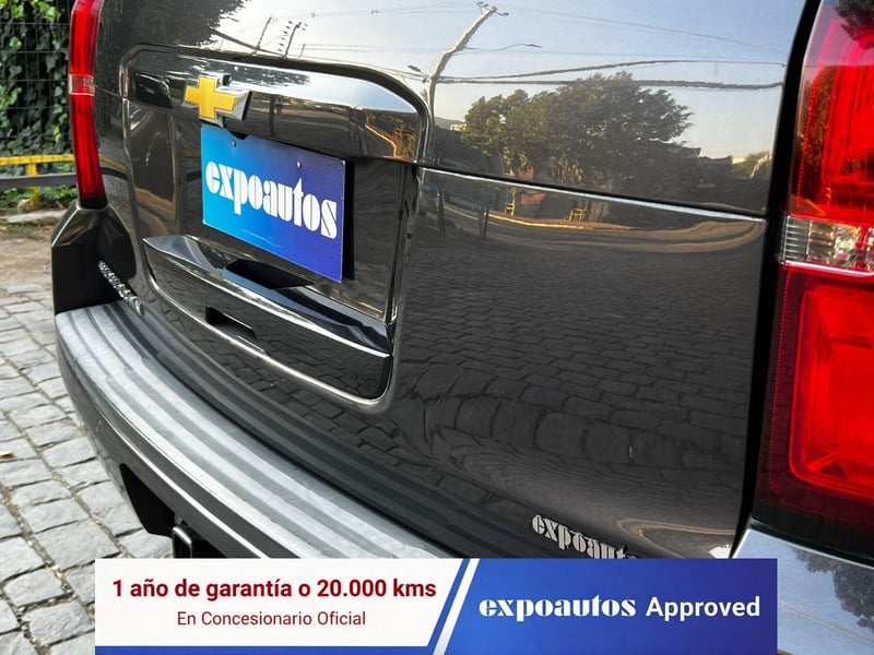 Chevrolet SUBURBAN LT 4WD 5.3 AT 2015 - Imagen 7 de 10