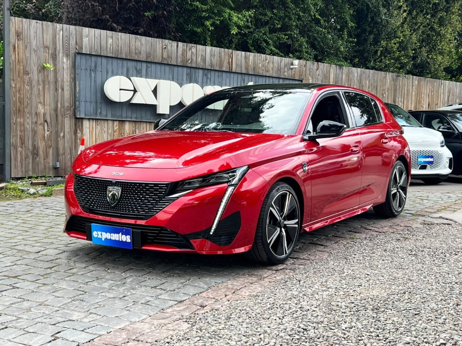 Peugeot 308 1.2 GT AT 2025 - Foto 3 de 9